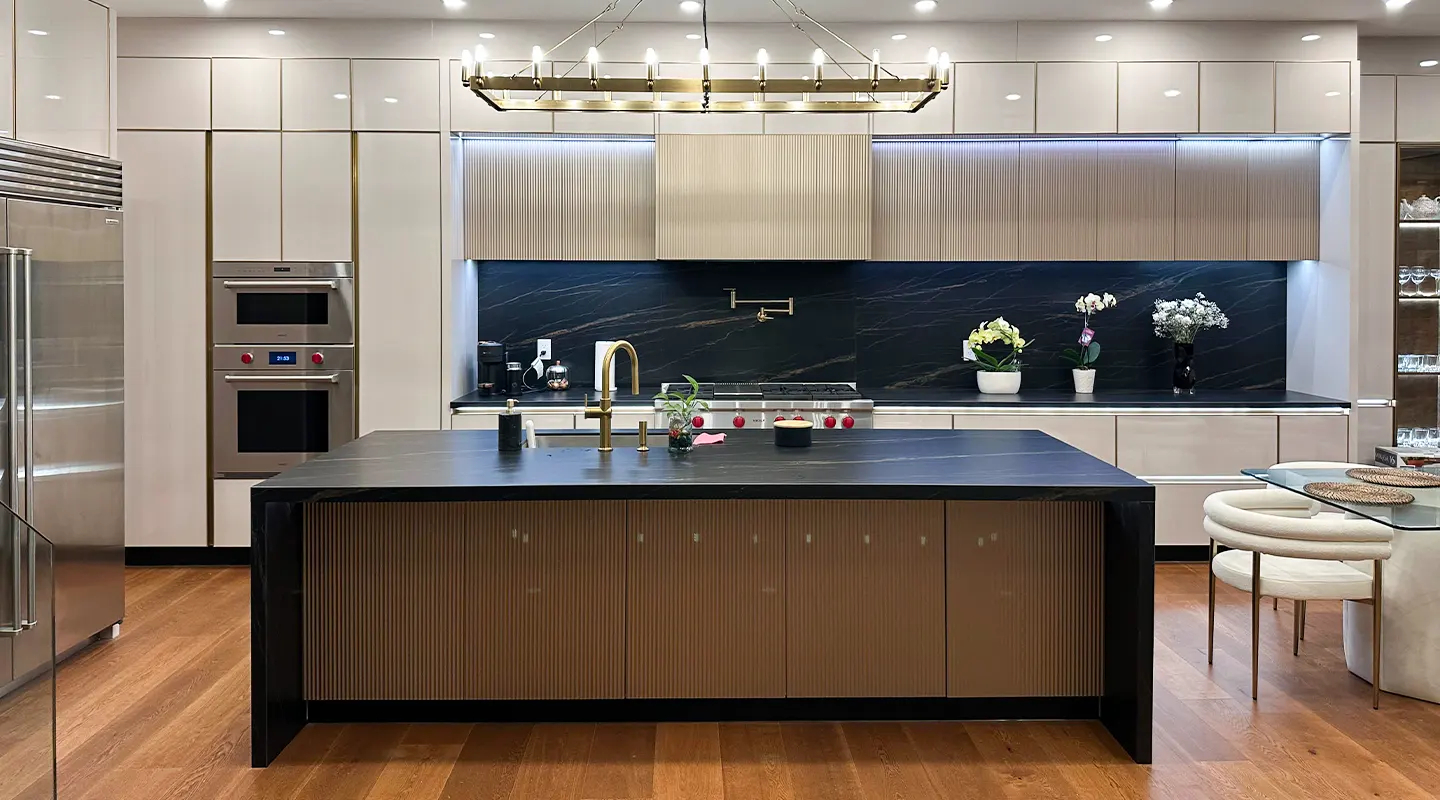 light grey modern kitchen with island for villa in Ontario, Canada